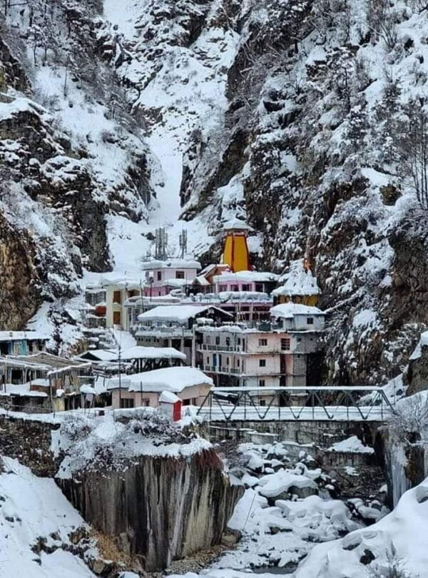Yamunotri Dham Temple in winter