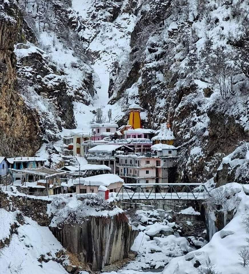 Yamunotri Dham Temple in winter