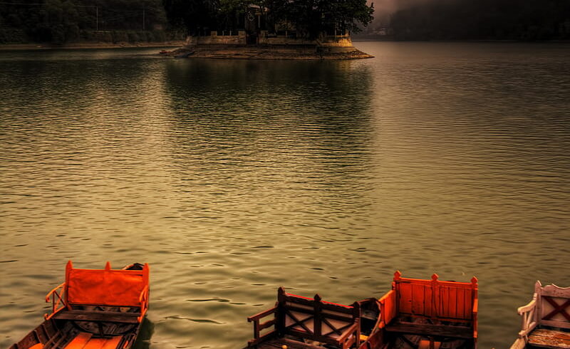bhimtal-beautiful-boats