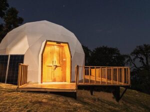 Couple's Favorite Mini Luxury Snow Pod Harsil